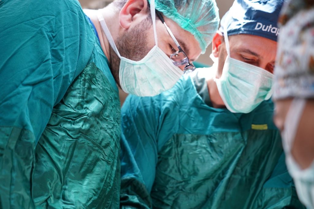 Bilecik'te ilk defa karın zarı açılmadan 'Rahim Koruyucu Sakrokolpopeksi’ ameliyatı yapıldı