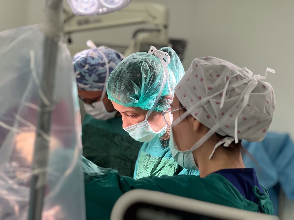 Manisa’da İlk Kez Parkinson Hastasına Beyin Pili Takıldı: Günlük Yaşamına Yeniden Döndü