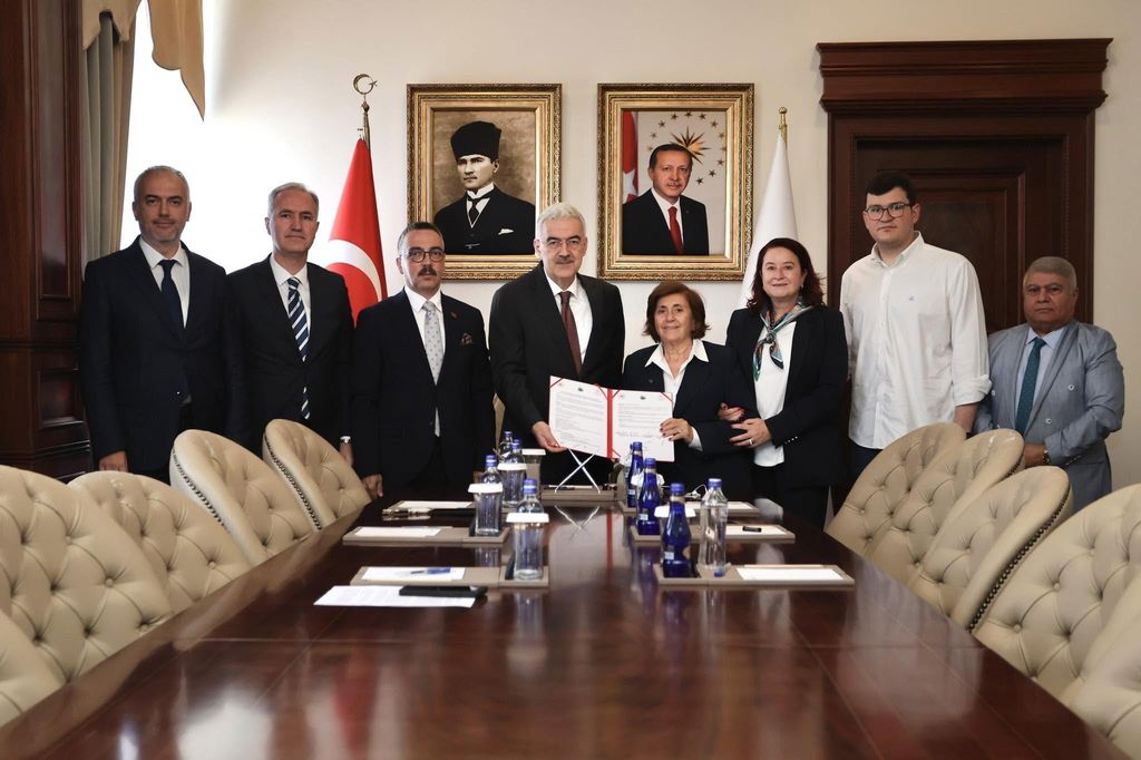 İnegöl’e Yeni Aile Sağlığı Merkezi: 7 Hekimlik Merkez İçin Protokol İmzalandı